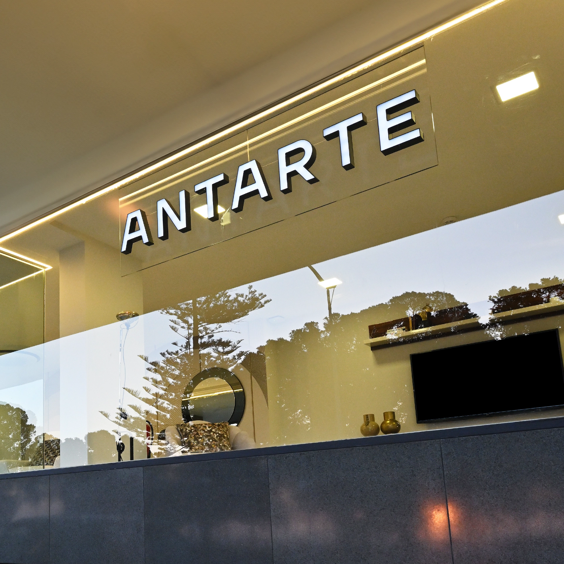 Antarte ACCRA, GANA