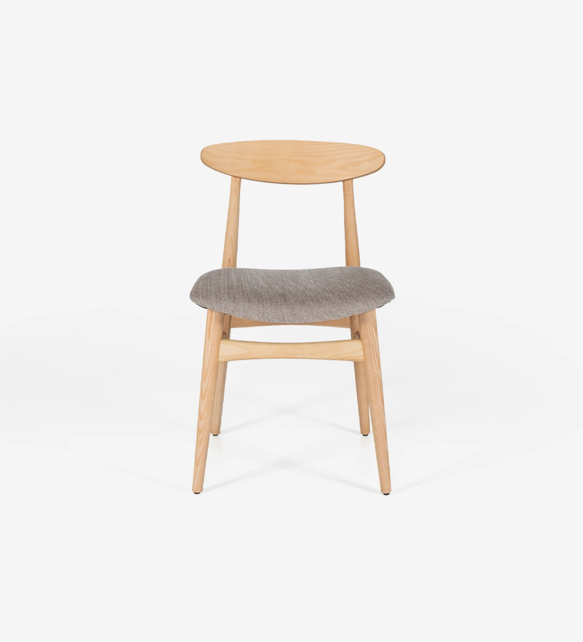 Silla de madera de fresno, color natural con asiento tapizado en tejido.