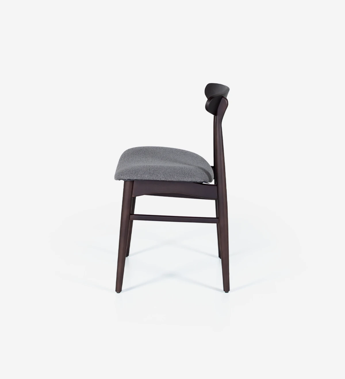 Silla en madera de fresno color marrón oscuro con asiento tapizado en tejido.