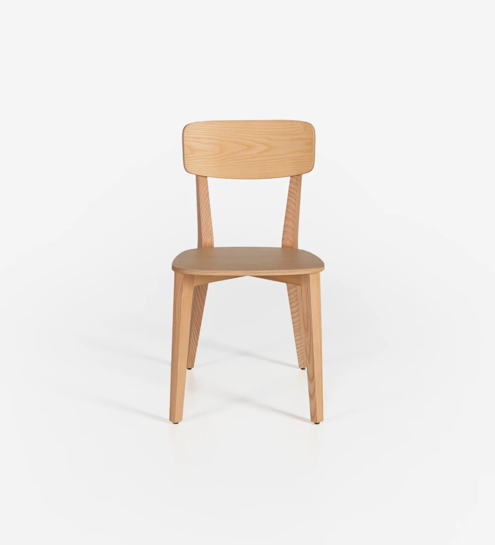 Chaise en bois de frêne, couleur naturelle.