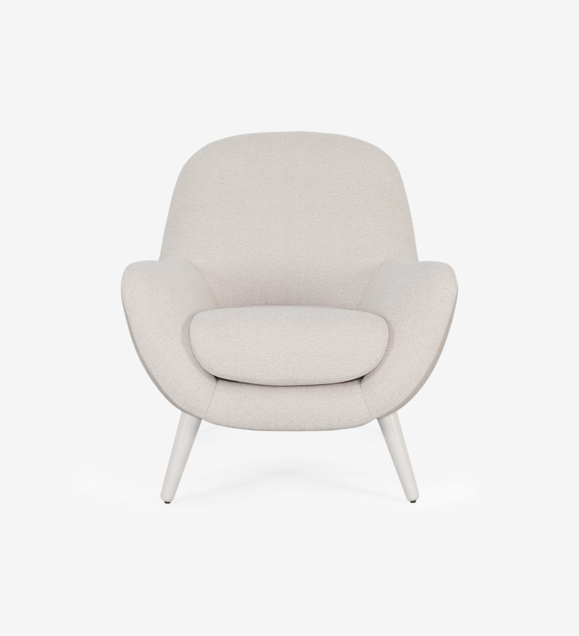 Fauteuil Oslo recouvert en tissu beige, pieds laqués perle.