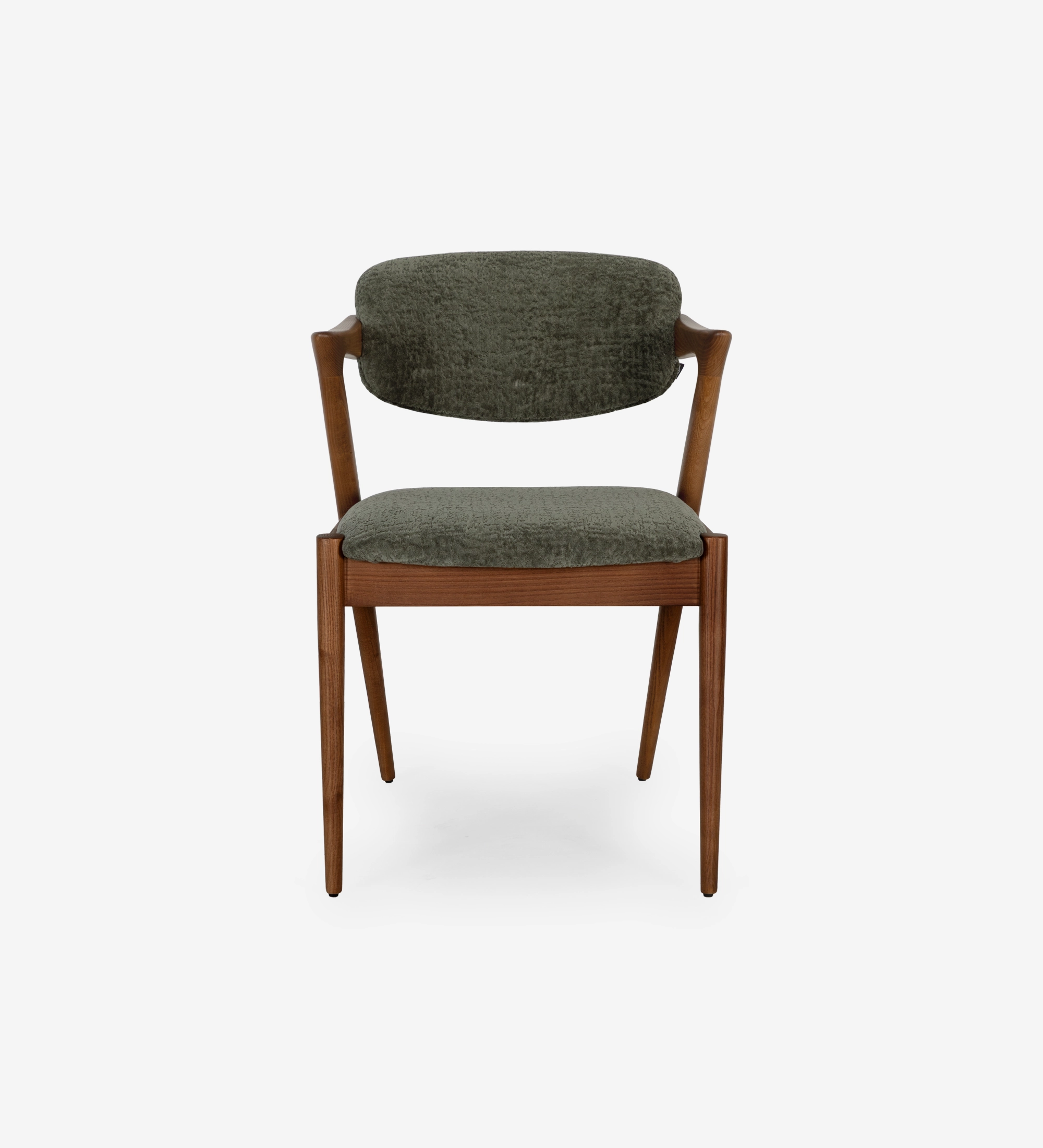 Silla en madera de fresno color nogal, con asiento y respaldo tapizado en tejido verde.