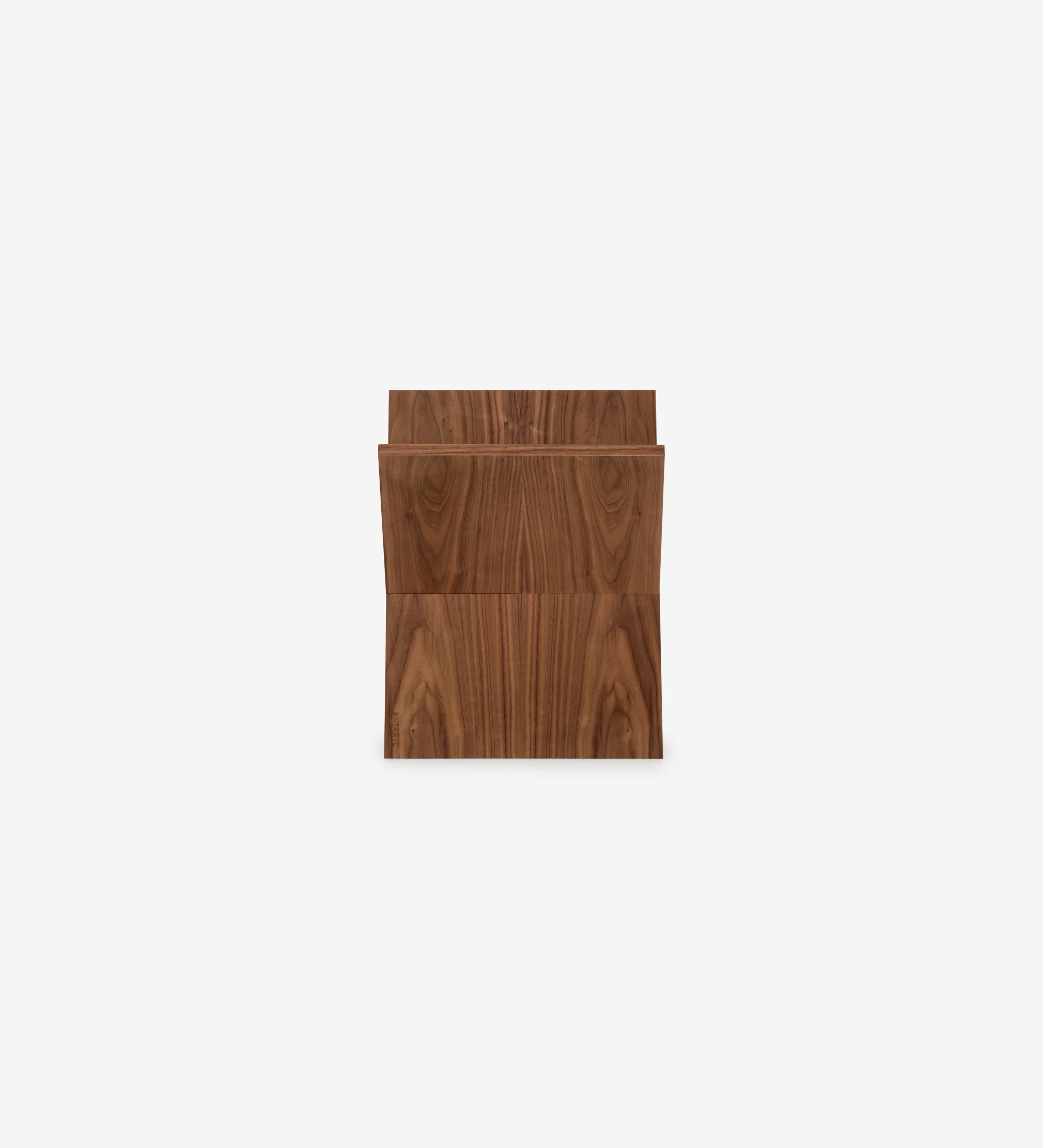 Cannes magazine rack in natural walnut, 35 x 41 cm.
