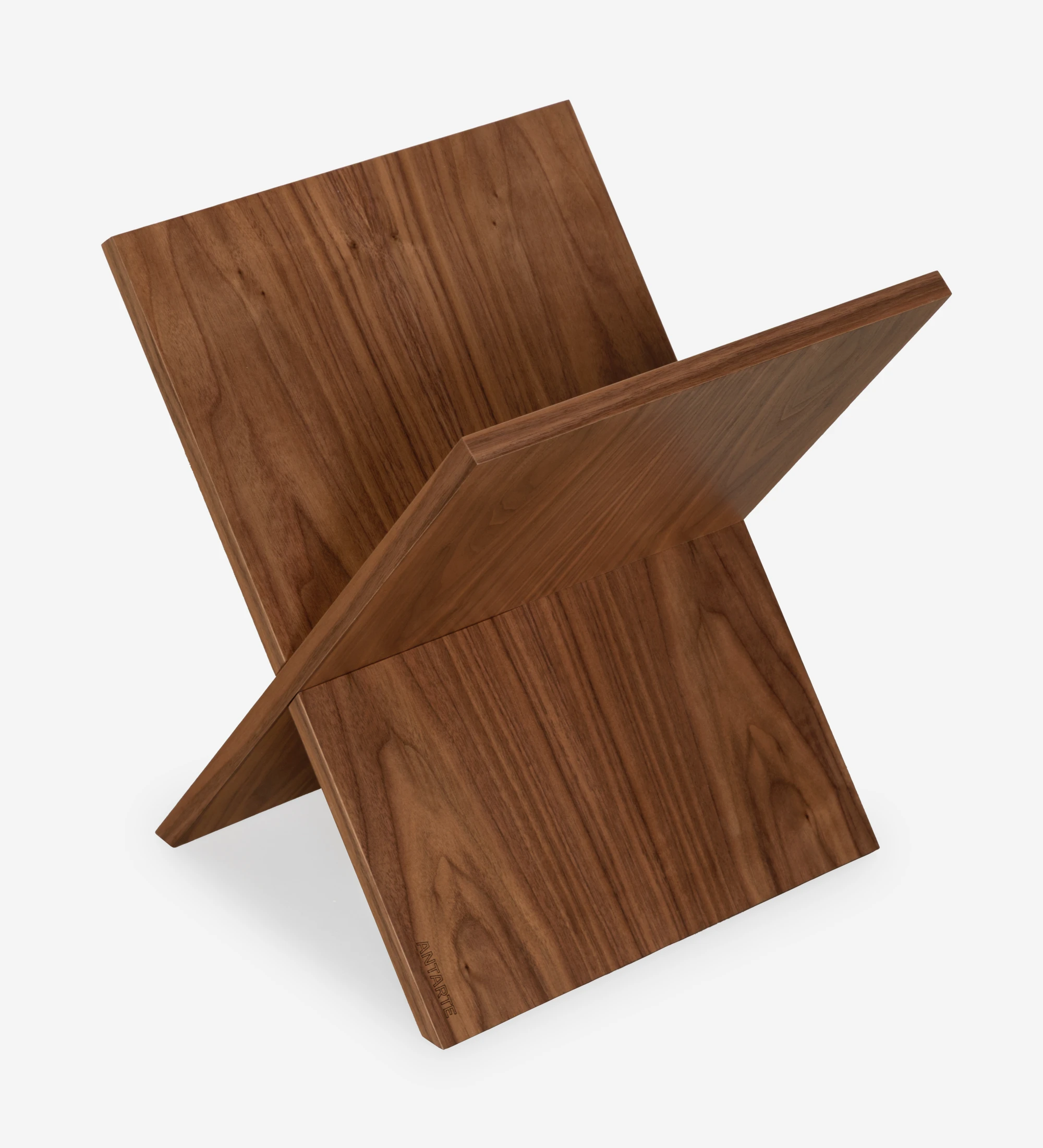 Cannes magazine rack in natural walnut, 35 x 41 cm.