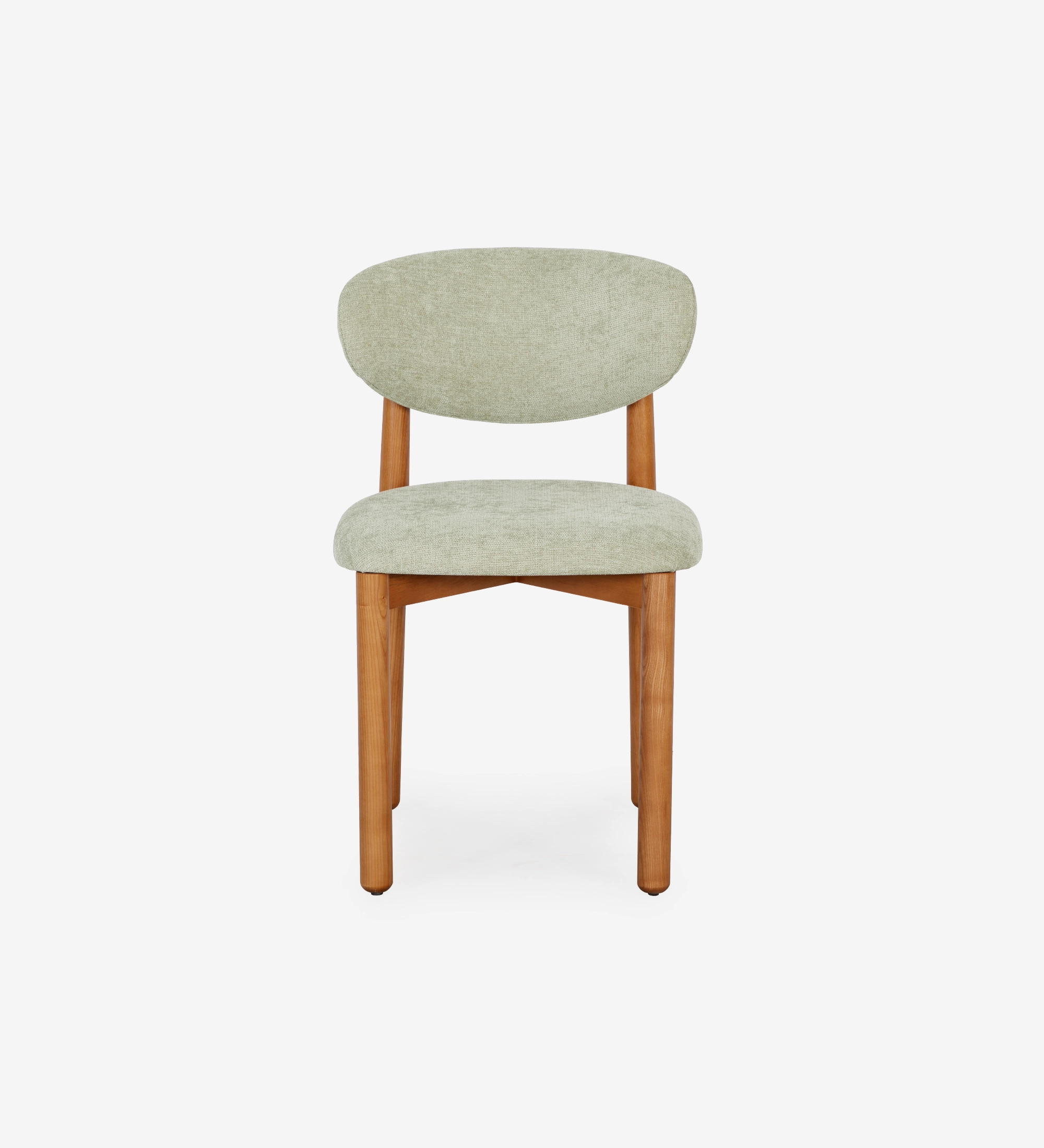Silla de madera de fresno color miel, con asiento y respaldo tapizados en tela verde.