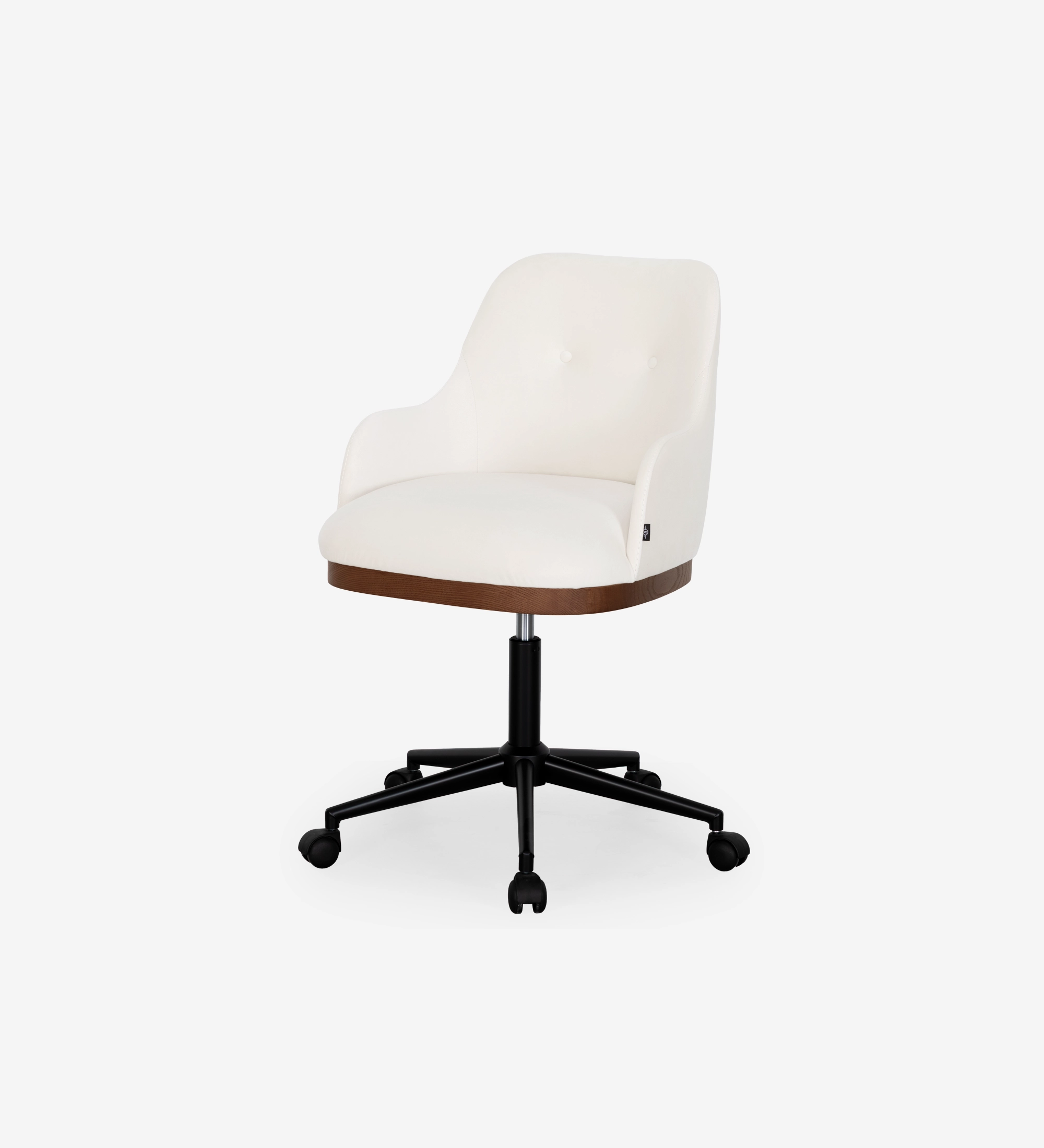 Silla ejecutiva giratoria, tapizada en tela blanca, con detalle en nogal.
