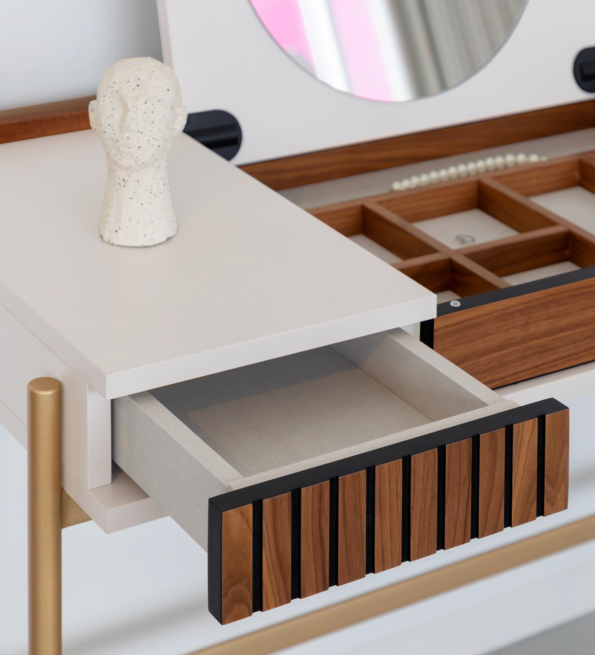 Dressing Table with 2 drawers with natural walnut friezes, pearl structure and gold lacquered metal feet with levelers.