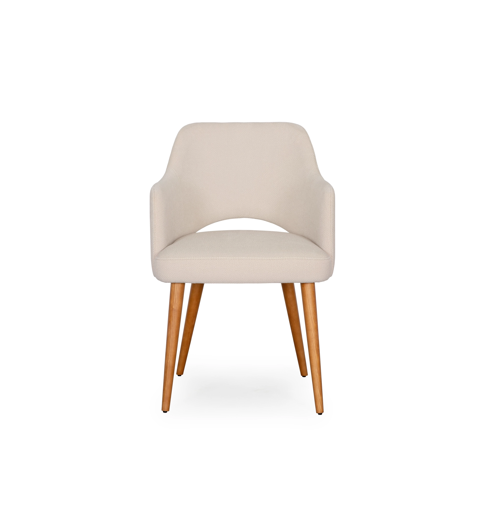 Silla con brazos tapizada en tela beige, con patas de madera en color miel.