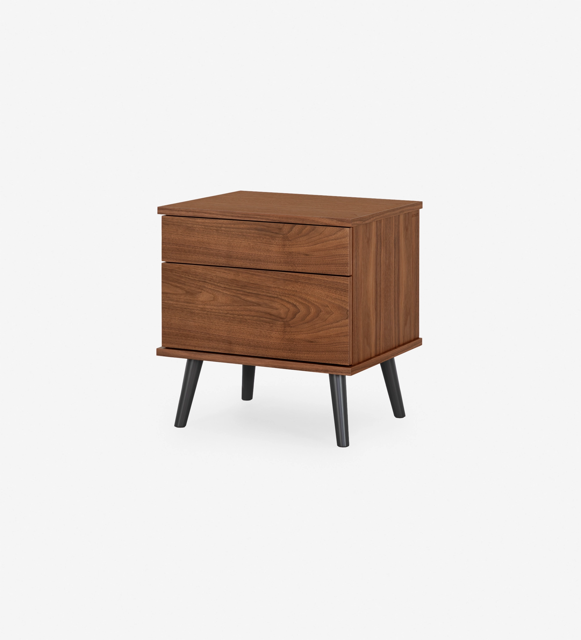 Table de chevet Oslo avec 2 tiroirs et structure en placage de noyer naturel. Pieds laqués noir. Dimensions : 55 x 57,5 cm.