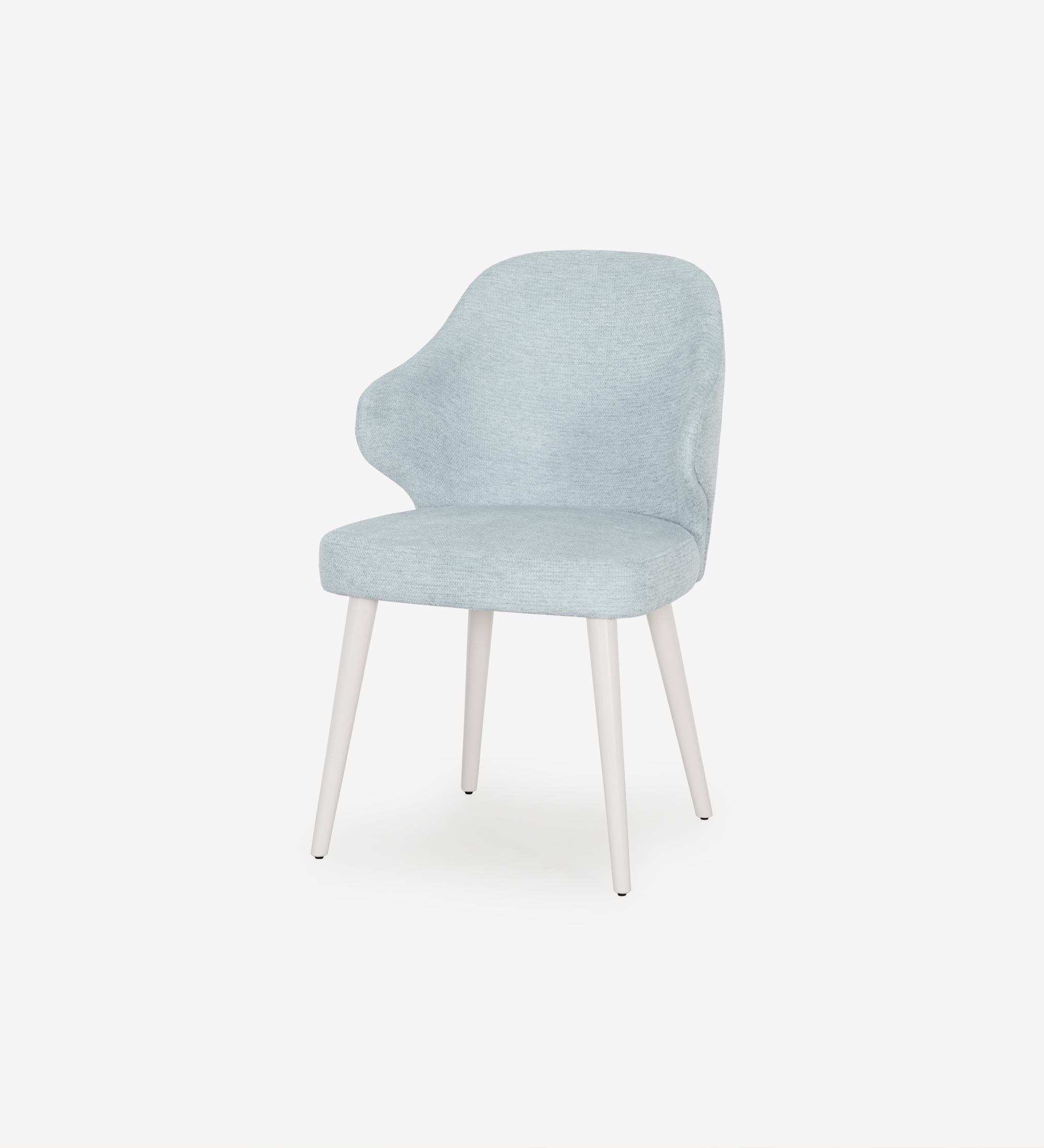 Chaise recouverte de tissu bleu, pieds laqués perle.