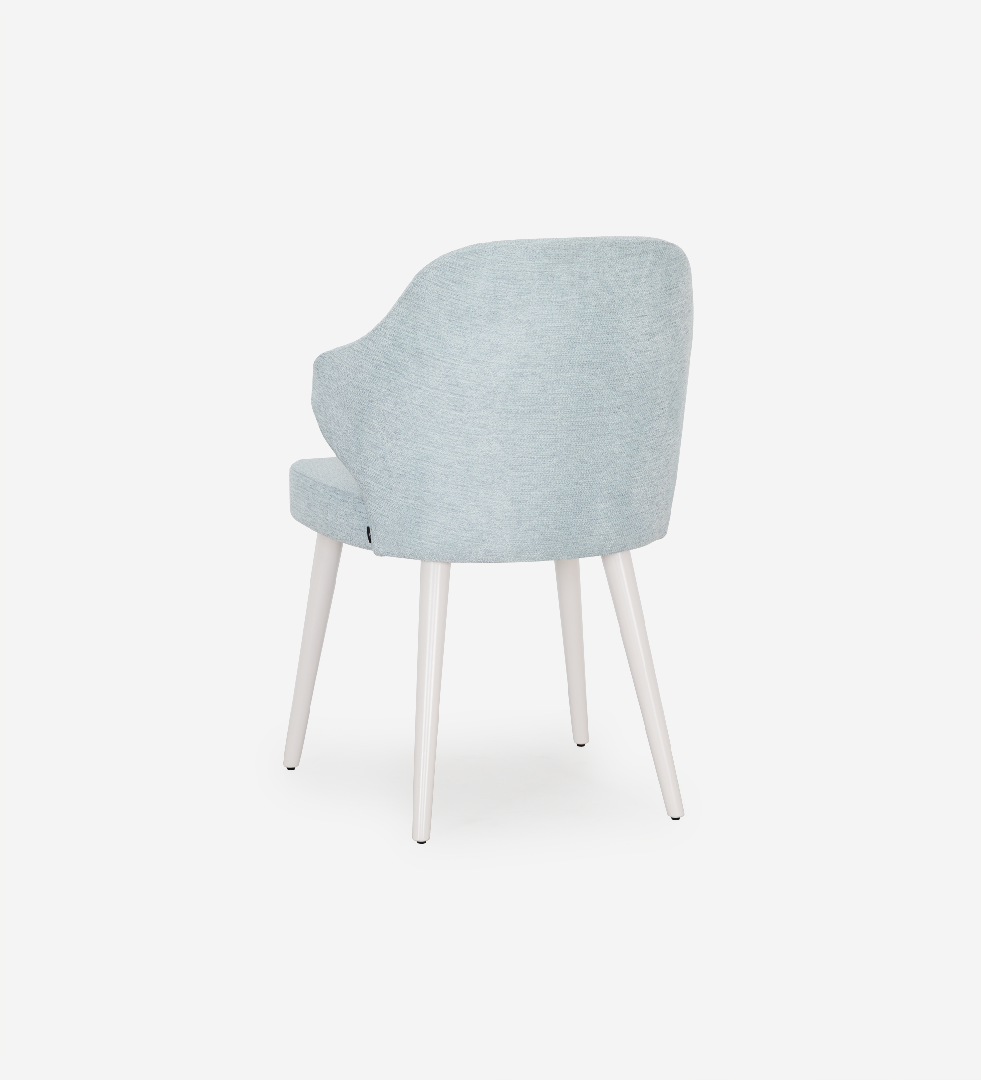 Chaise recouverte de tissu bleu, pieds laqués perle.