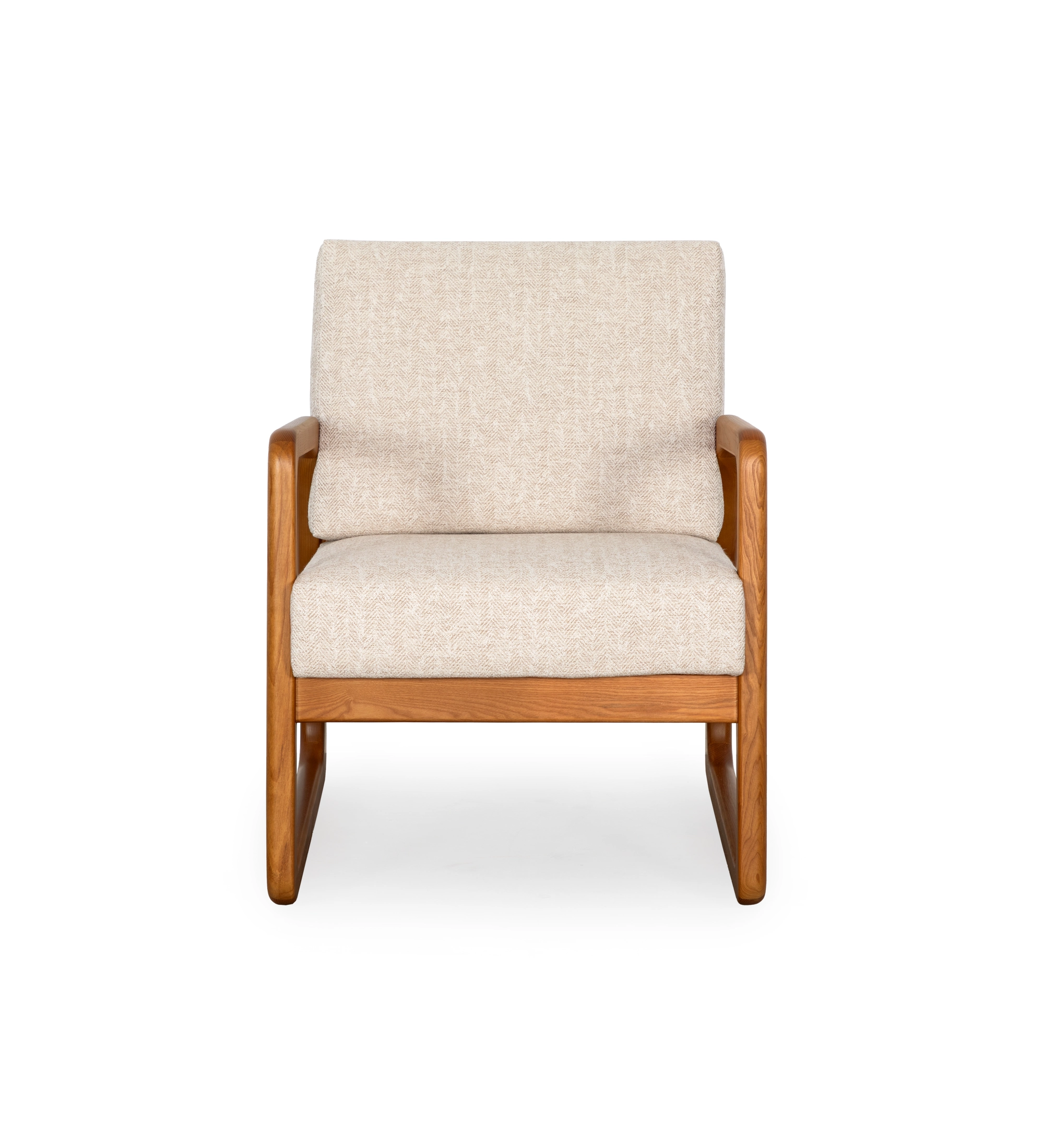 Fauteuil Antarte by IA recouvert en tissu beige, structure en bois couleur miel.