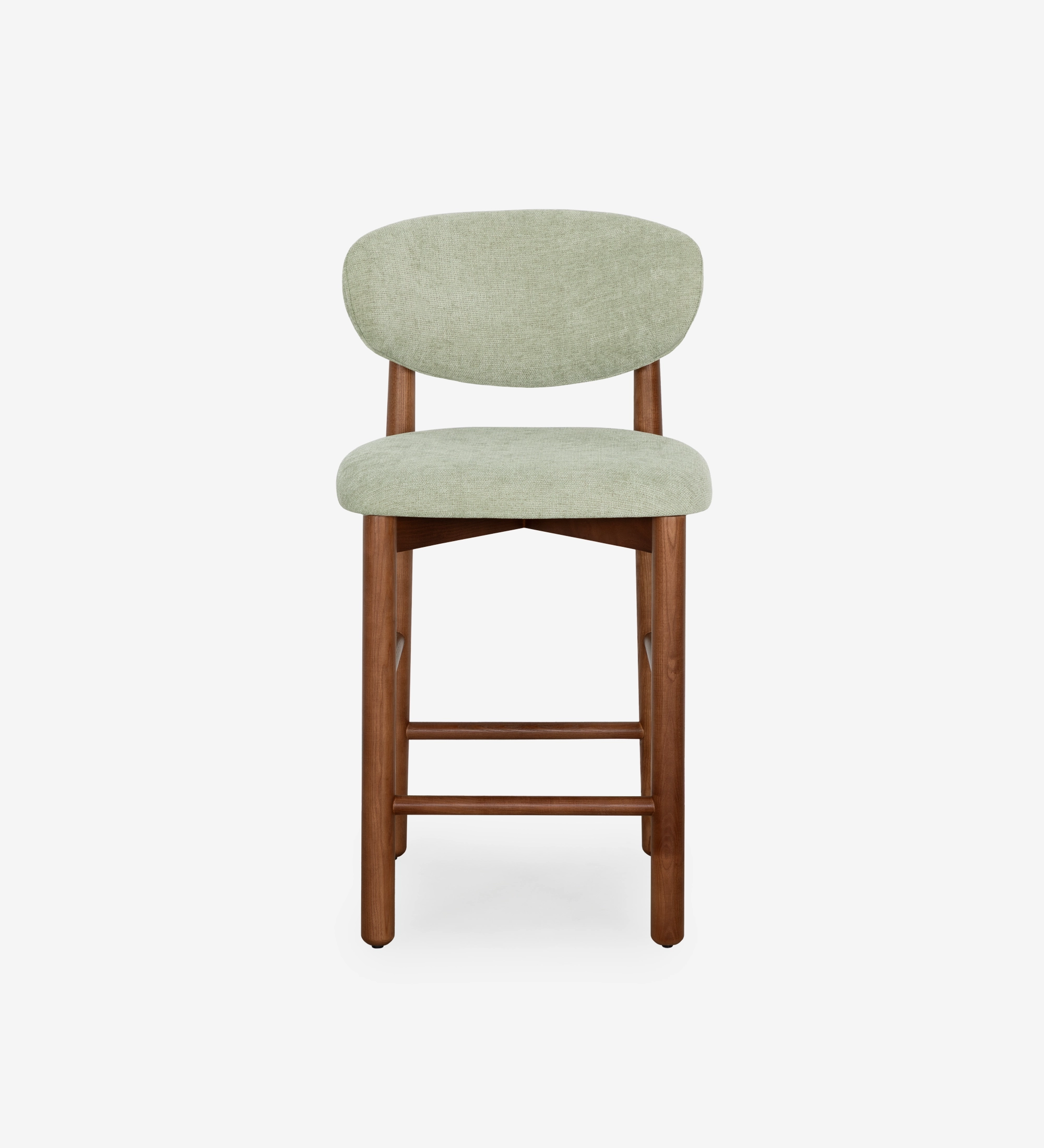 Tabouret en bois de frêne couleur noyer, avec assise et dossier rembourrés en tissu vert.