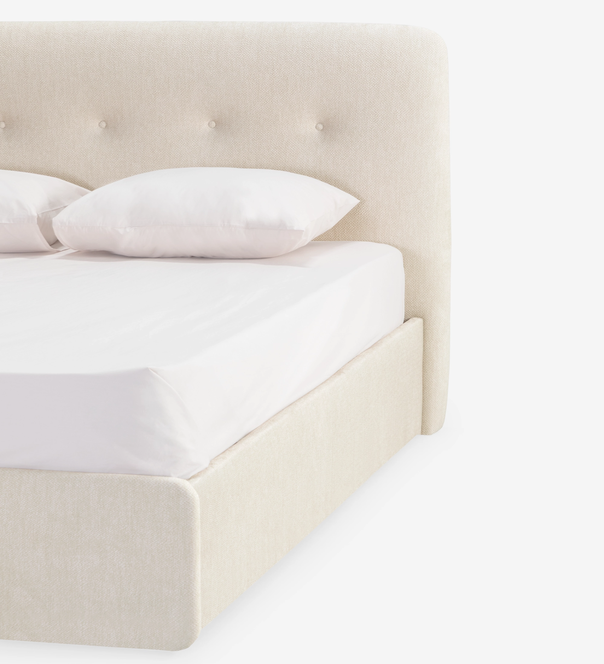 Cama de casal com cabeceira curta, estofada a tecido bege.