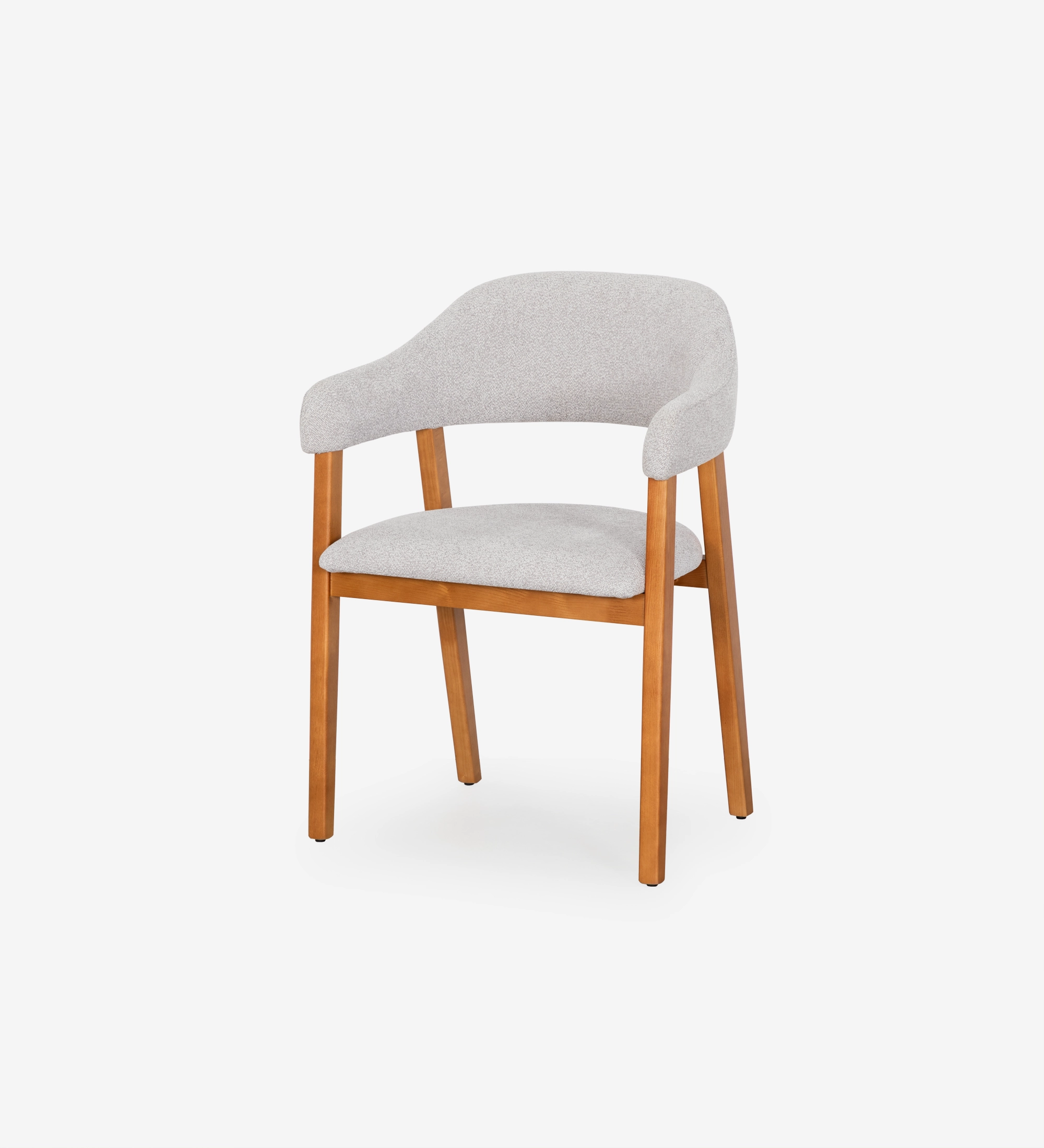 Silla con brazos, en madera de fresno color miel, con asiento y respaldo tapizados en tela gris claro