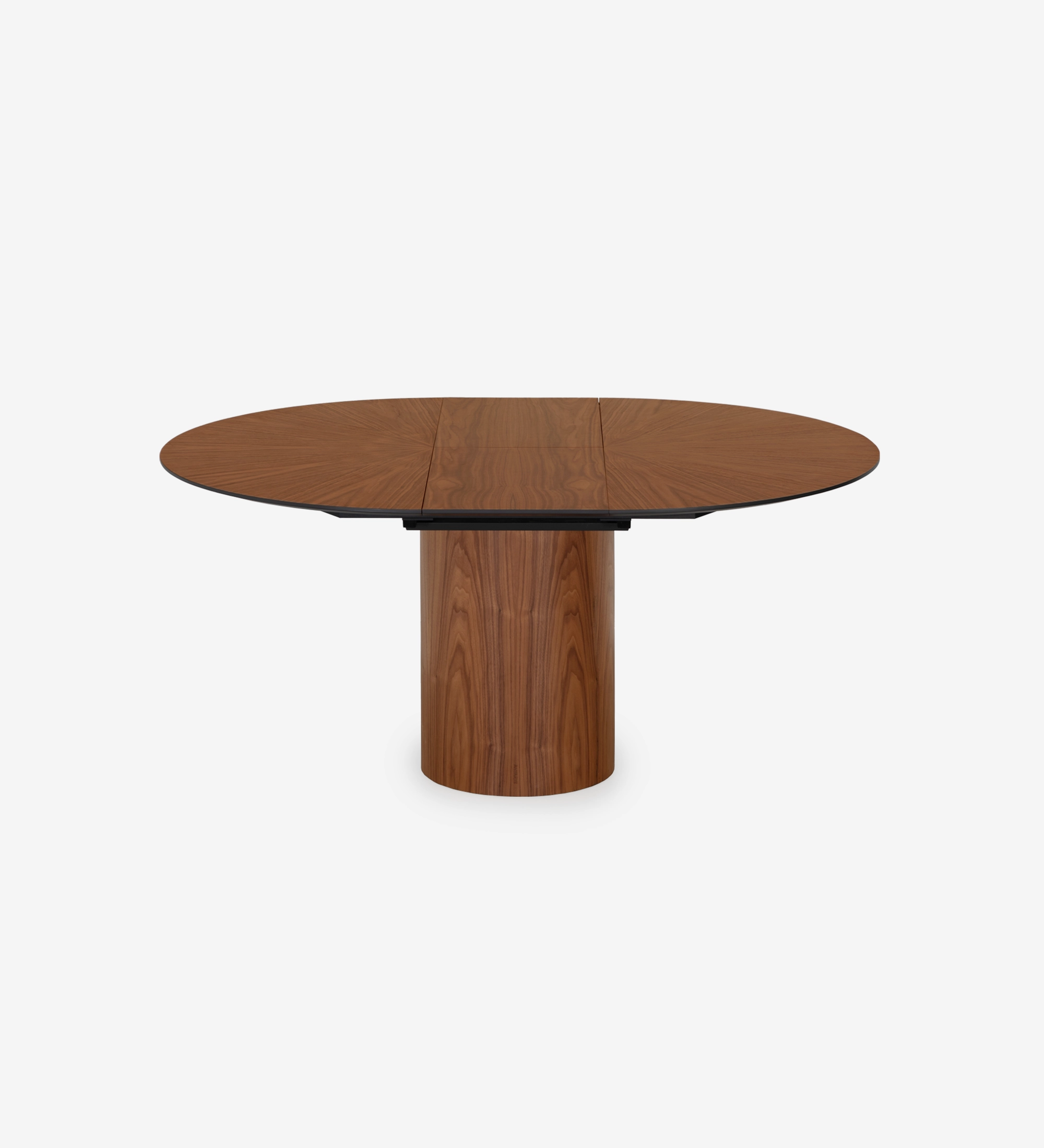 Table de repas ronde extensible Ø 130 cm, plateau en chevrons et pied en noyer naturel, détail du plateau laqué noir.