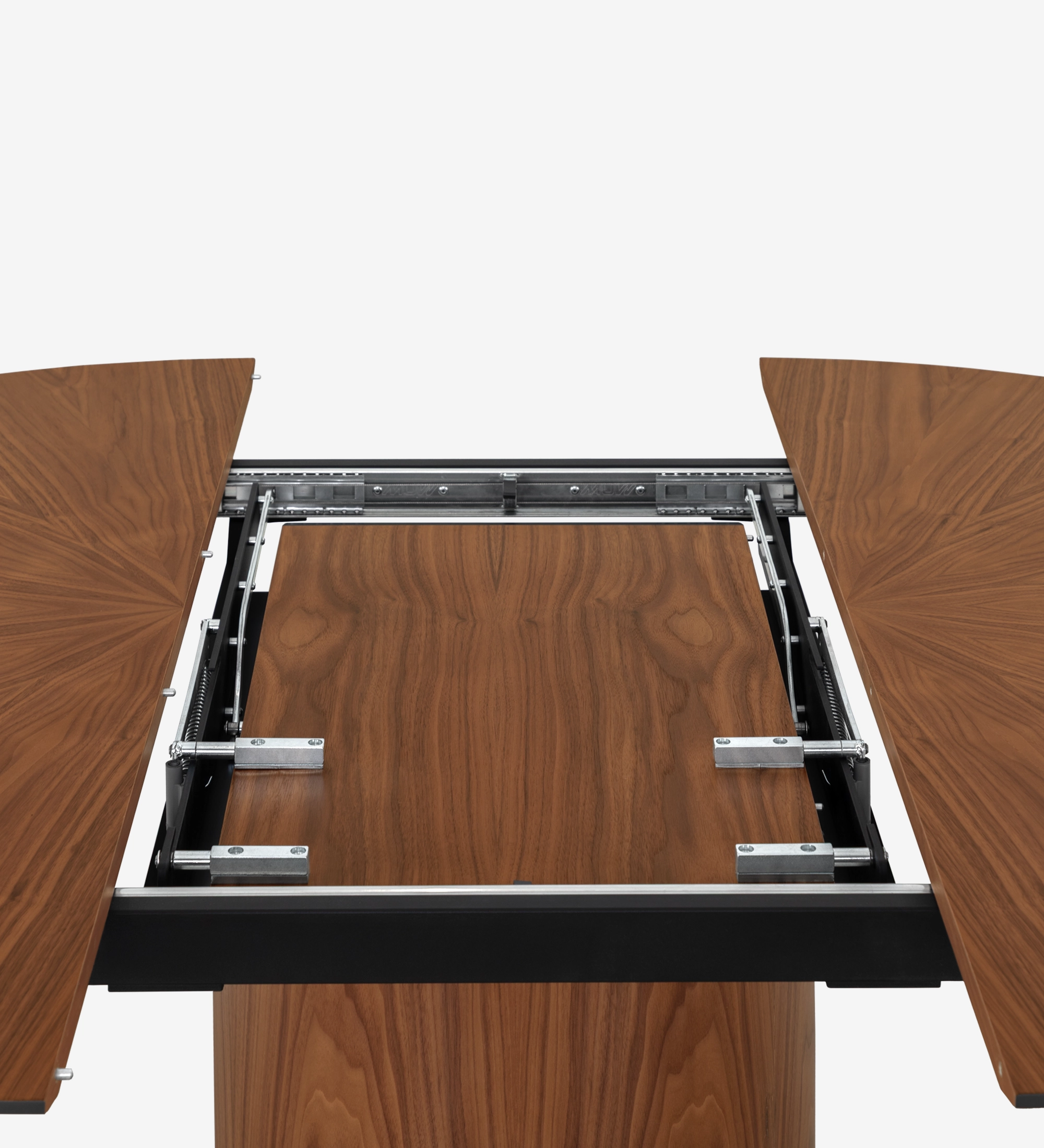 Table de repas ronde extensible Ø 130 cm, plateau en chevrons et pied en noyer naturel, détail du plateau laqué noir.