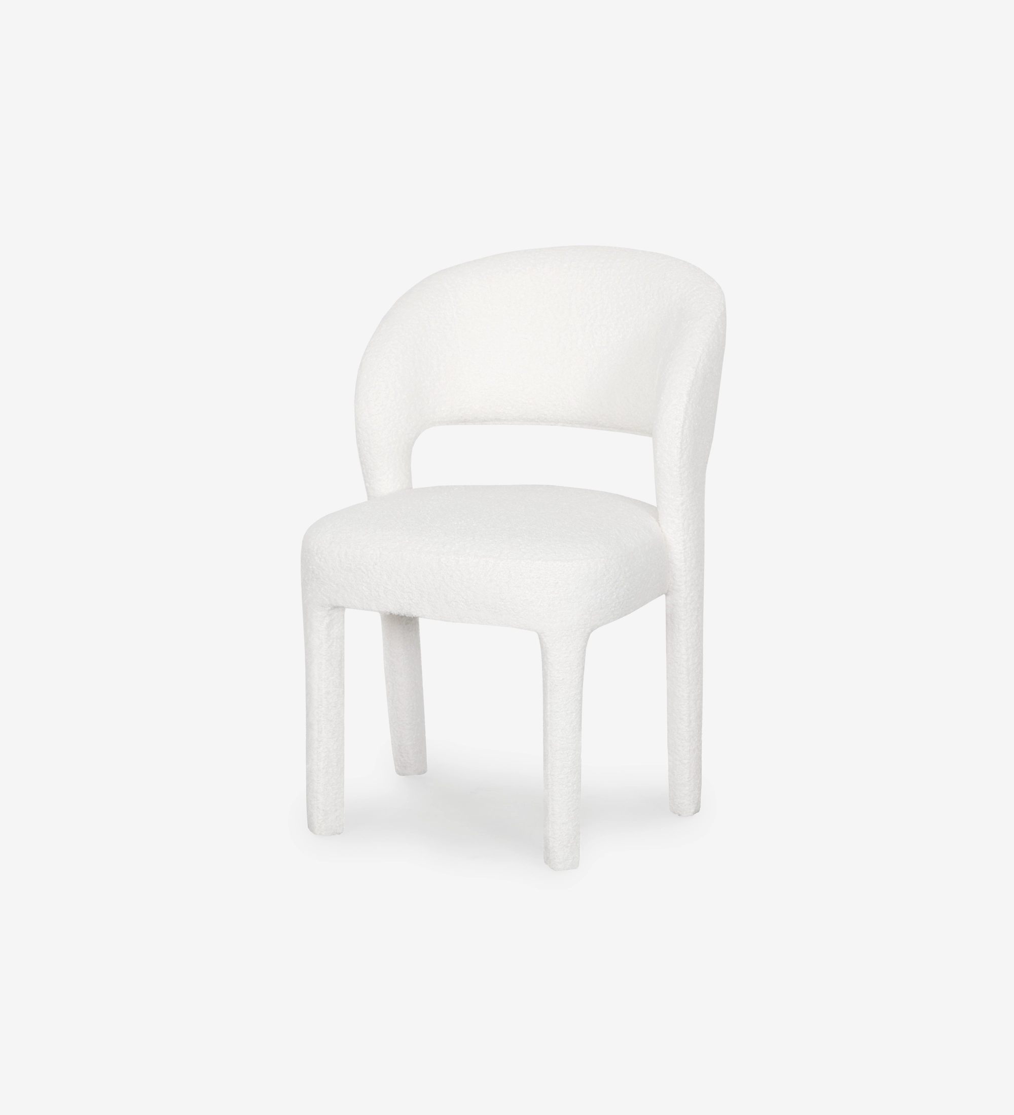 Cadeira estofada a tecido branco.