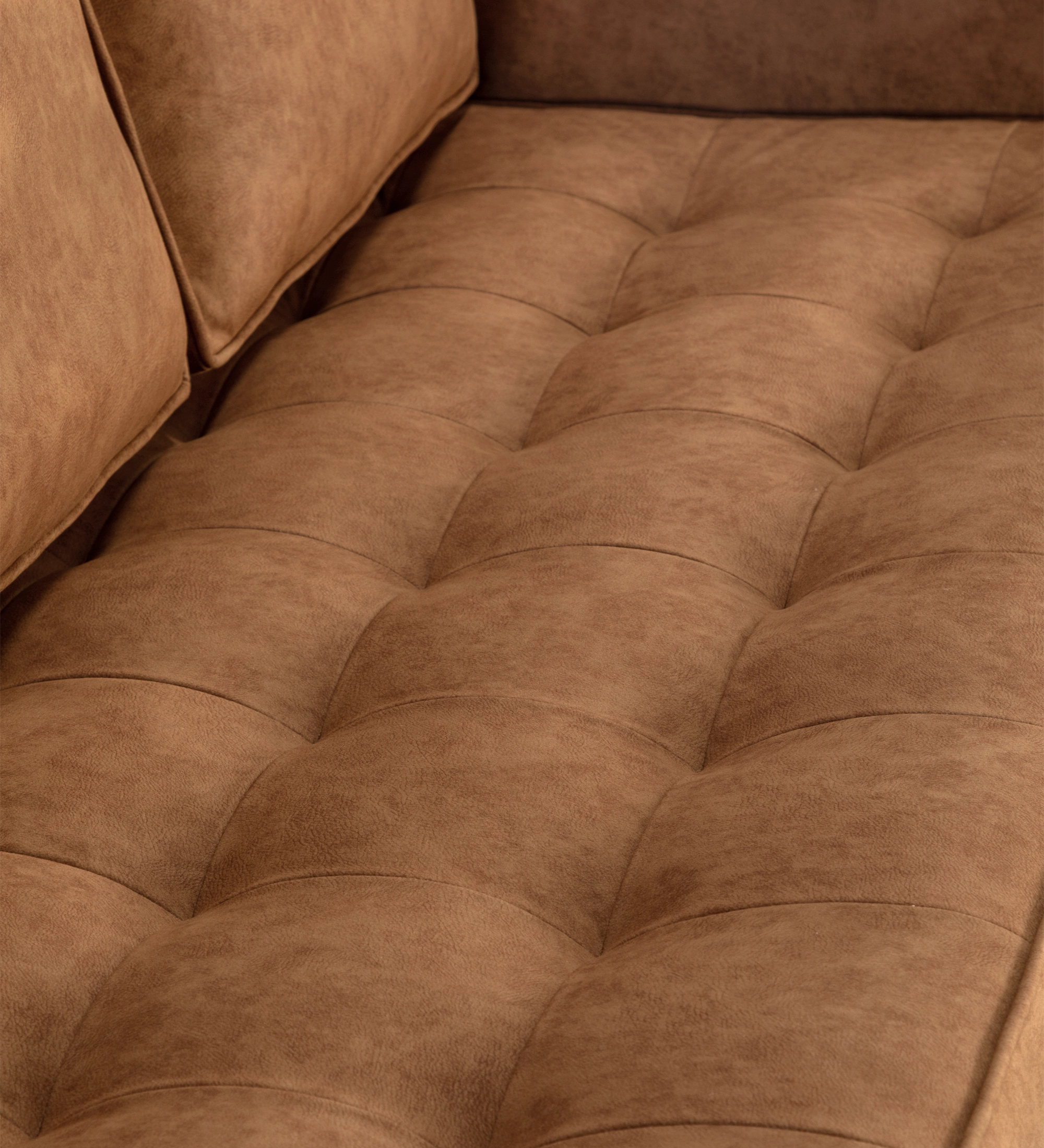 Sofá Barcelona assento castanho acolchoado com capitonê