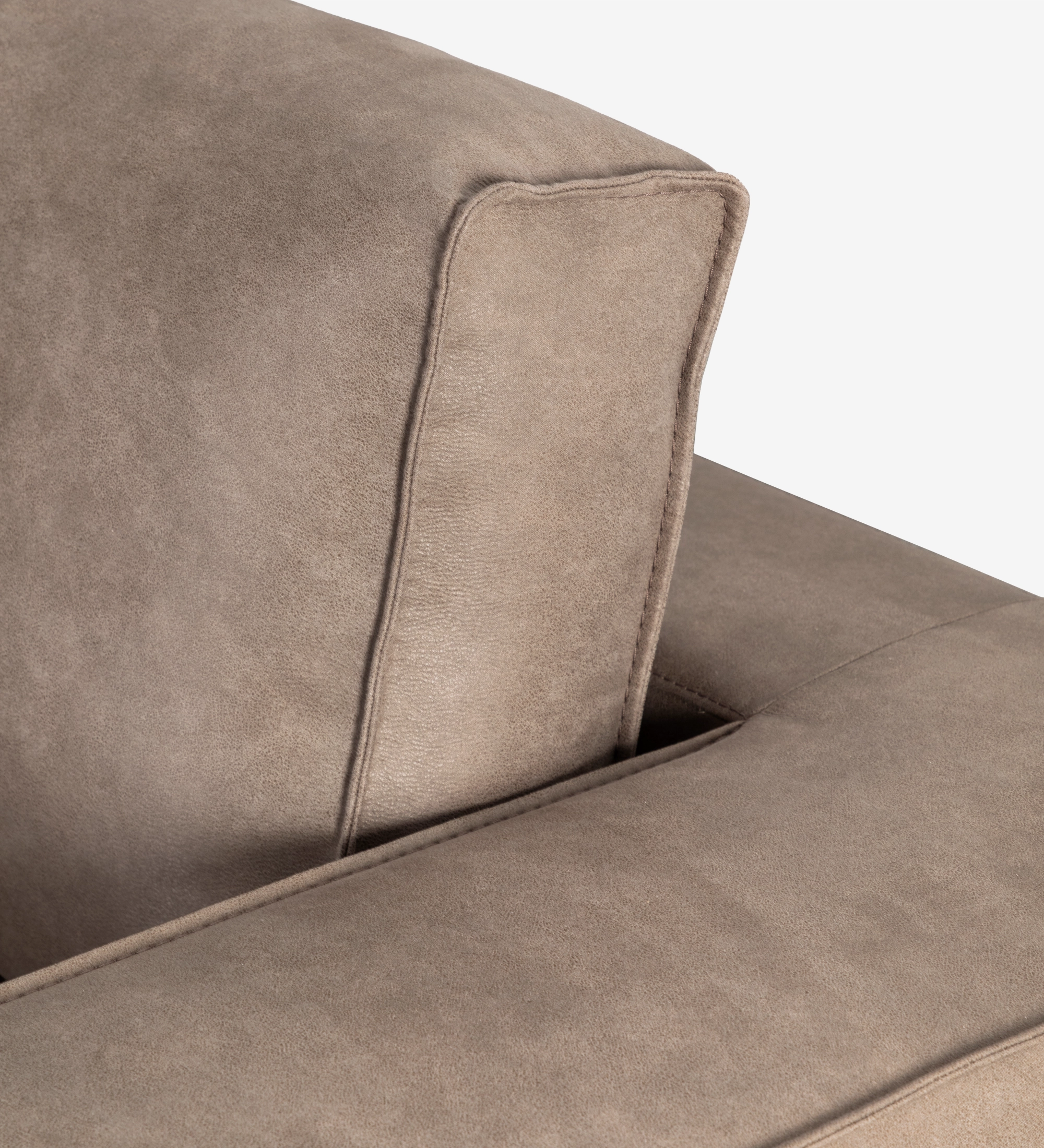 Sofá Tokyo 3 plazas tapizado en tela taupe, pies en metal lacado negro, 238 cm.