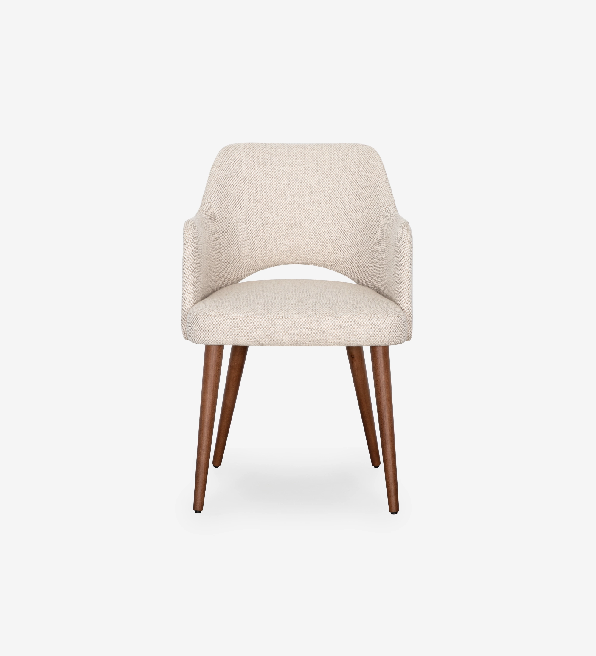 Chaise avec accoudoirs rembourrée de tissu beige et base en bois de noyer.