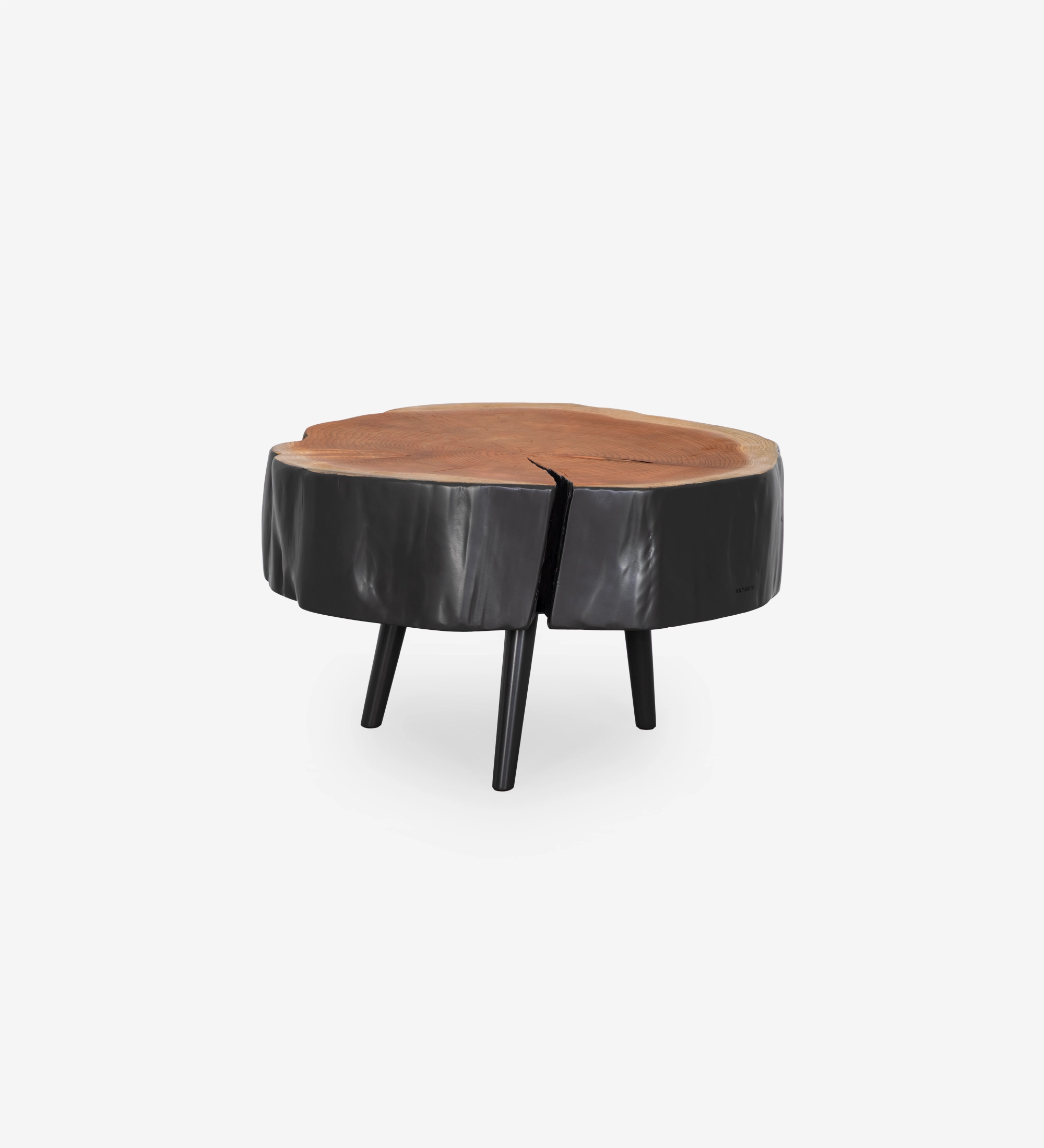 Mesa de centro tronco com tampo de madeira natural, laterais e pés pretos