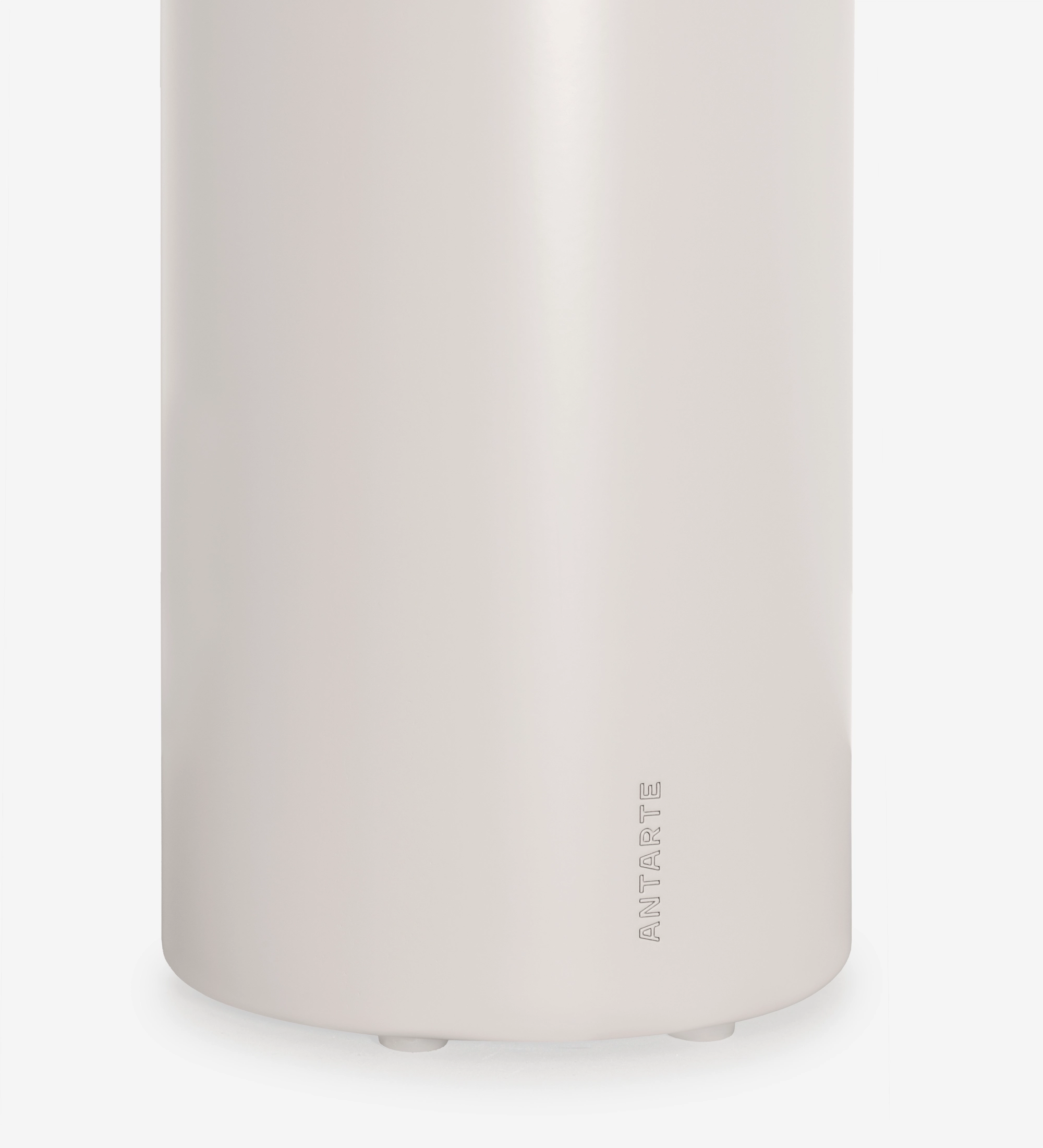 Mesa Auxiliar Paris blanca cilíndrica con base redondeada y logo Antarte