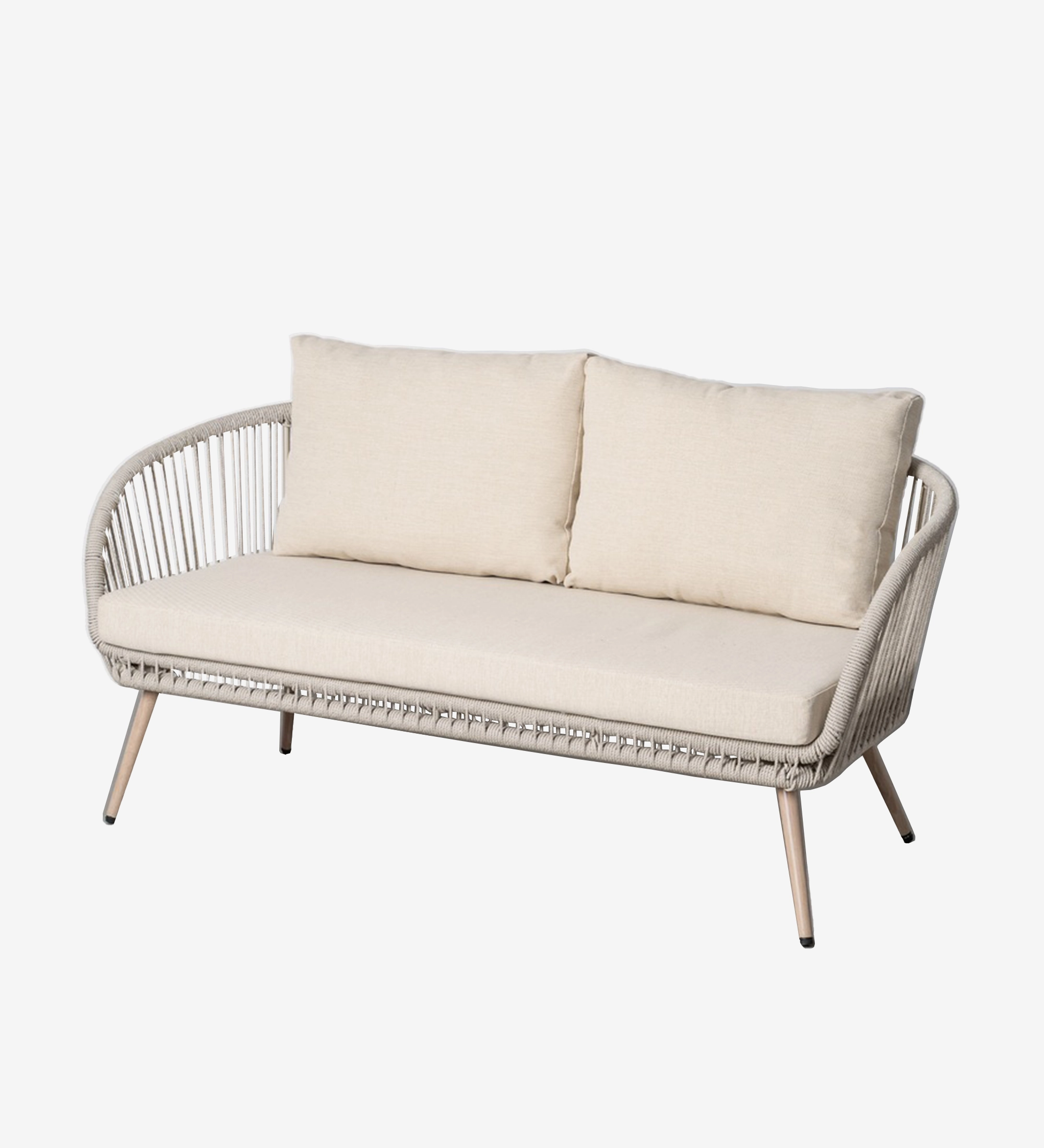 Sofá de exterior dois lugares em corda bege com almofadas claras