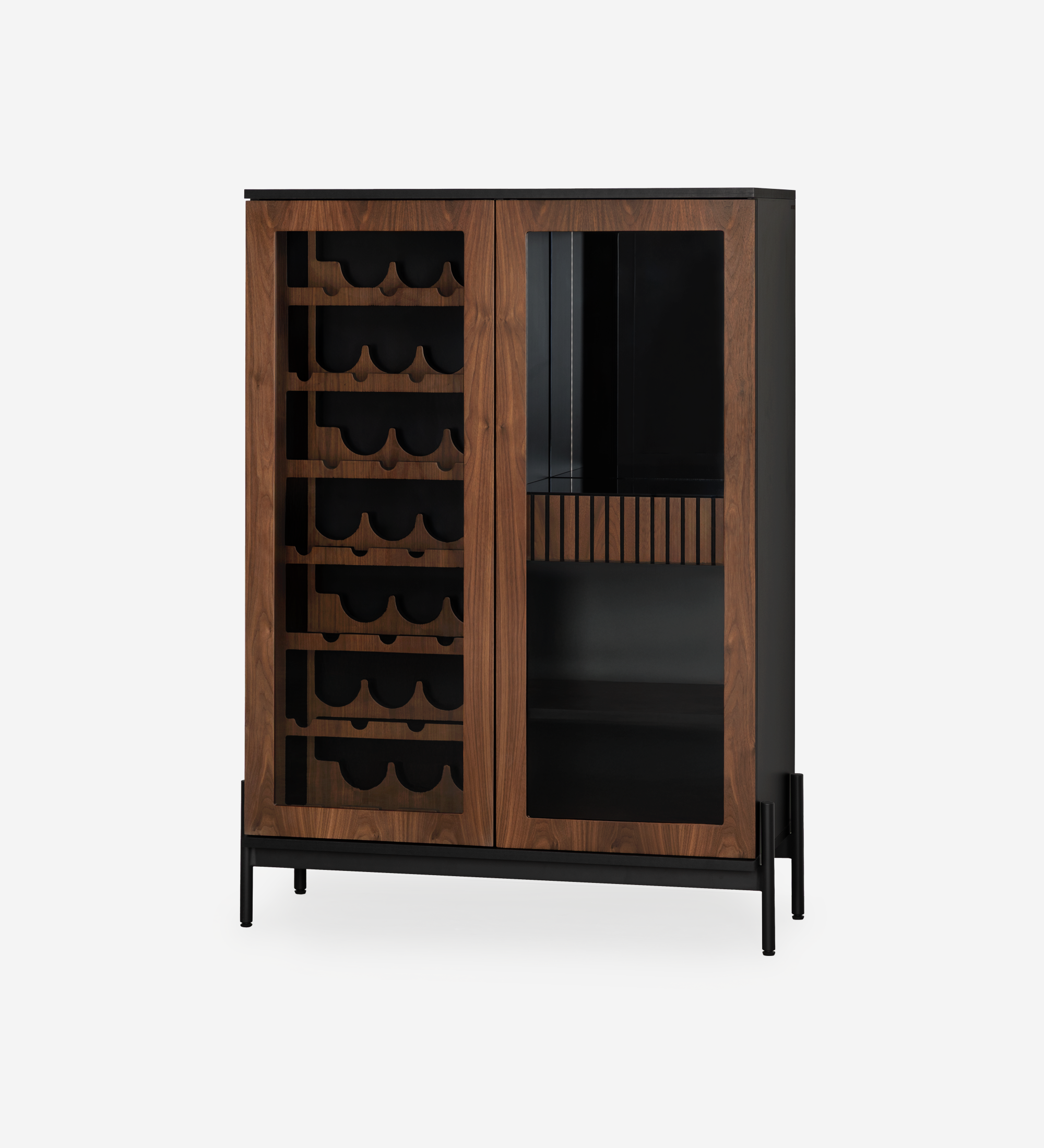 Vinoteca Cannes de madera y metal con puertas de vidrio y espacio para botellas
