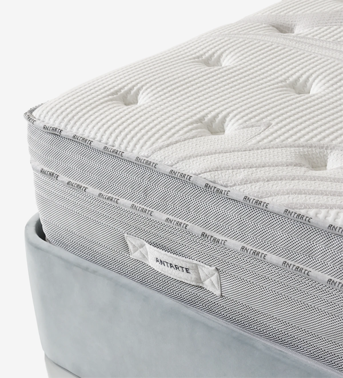 Matelas pour lits doubles et simples fabriqué à partir d'une formulation de mousse exclusive et brevetée.