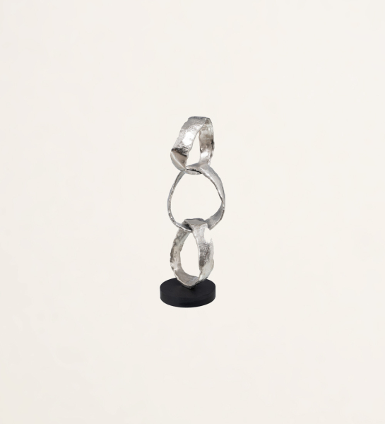 Figurine avec anneaux en aluminium argent et noir