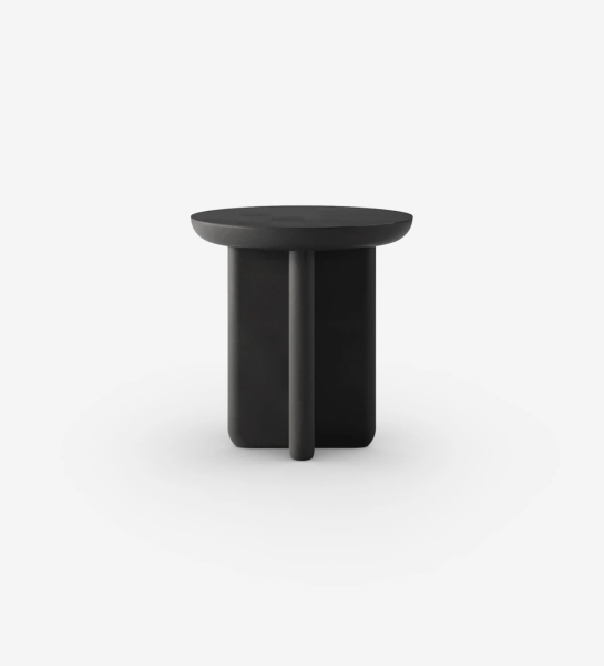 Round side table in black lacquer.