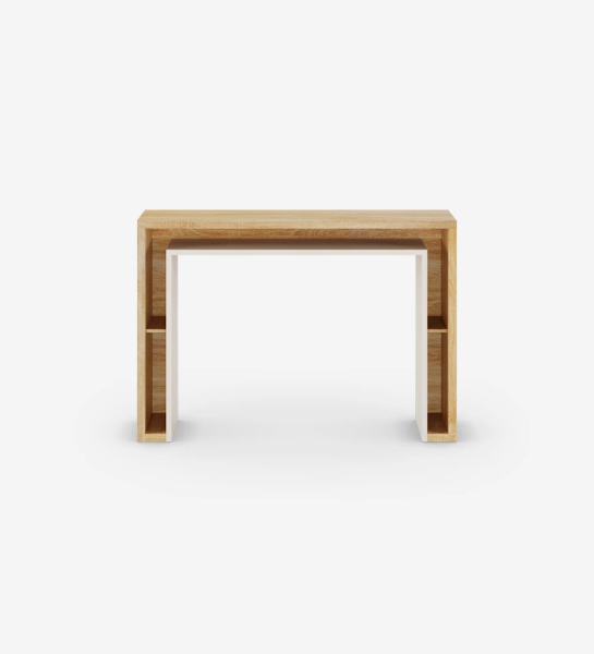 Natural oak console, with pearl interior detail.