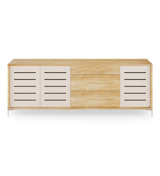 Aparador de 3 puertas en perla con frisos, 3 cajones y estructura en roble natural y pies metálicos.