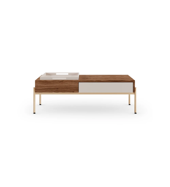 Mesa de centro Cannes retangular em nogueira, gaveta e tabuleiro em pérola, pés metálicos lacados a dourado com niveladores, 120 x 60 cm.