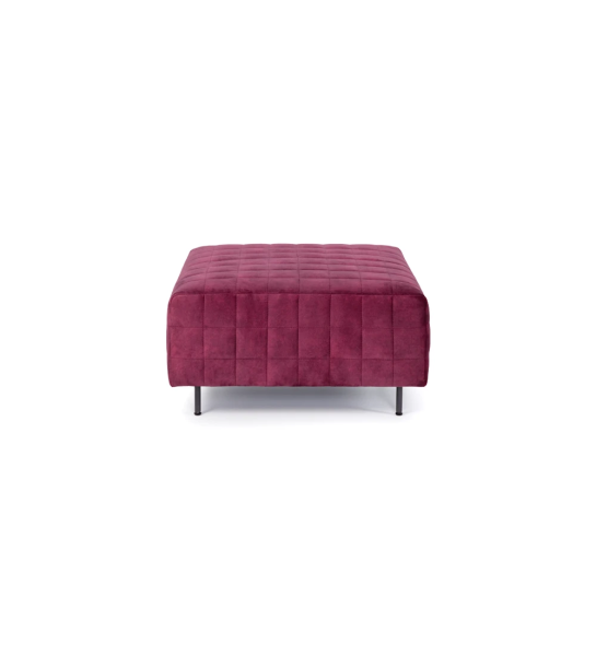 Cannes square puff, upholstered in violet fabric, black lacquered metal feet, 80 x 80 cm.