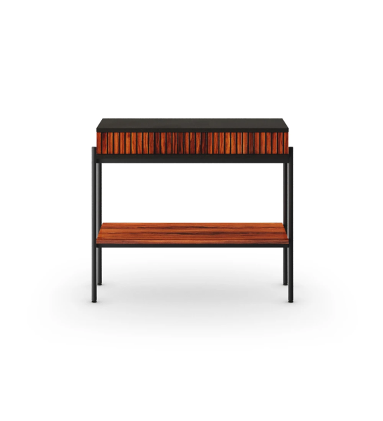 Consola con cajón con frisos y balda en palissandro alto brillo, estructura en negro y pies de metal lacado negro con niveladores.