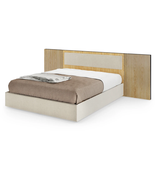 Cama de casal com painel central da cabeceira estofado, laterais da cabeceira com frisos em carvalho natural e base estofada, arrumação através de estrado elevatório.