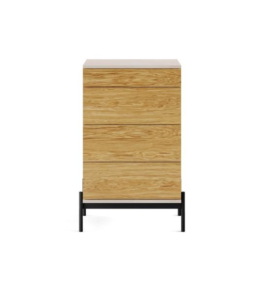 Chiffonnier à 4 tiroirs en chêne naturel, structure en perle et pieds métalliques laqué noir avec niveleurs.