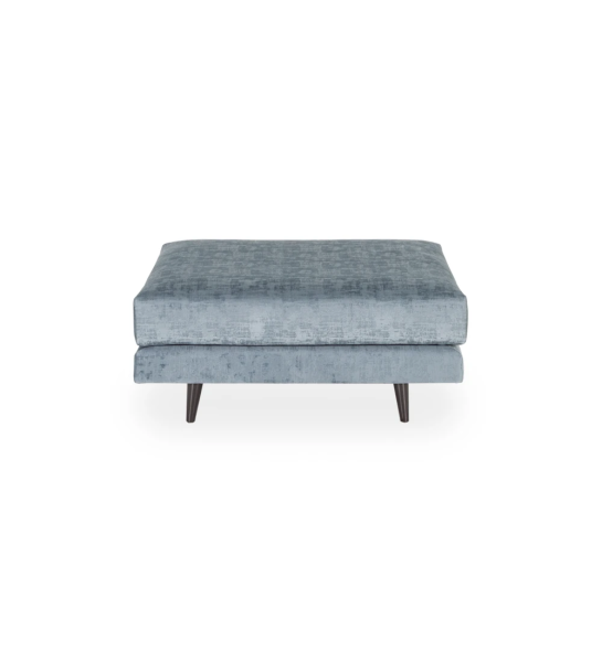 Oslo square puff, upholstered in blue fabric, dark brown lacquered feet, 95 x 95 cm.