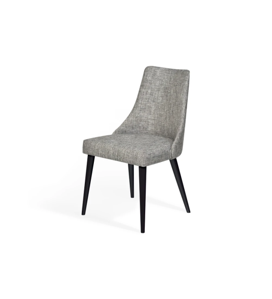 Chaise Oslo rembourré en tissu gris, pieds laqués noir.