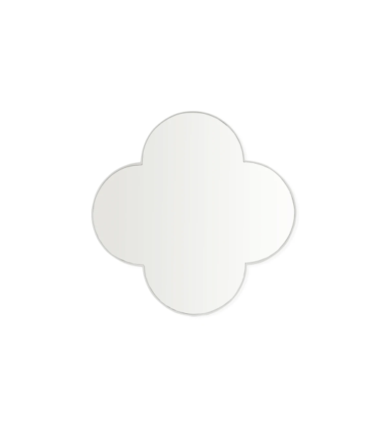 Clover-shaped mirror with pearl lacquered frame.