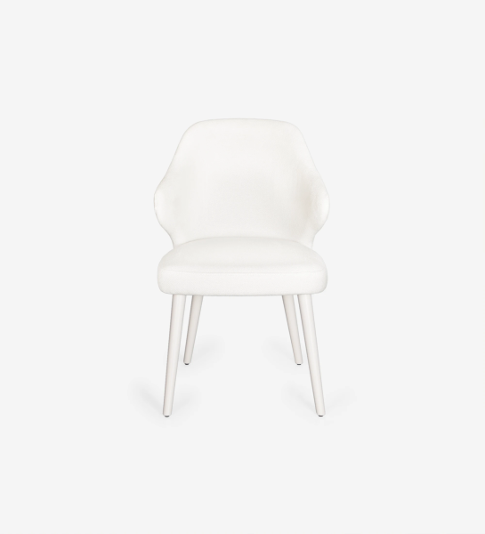 Cadeira estofada a tecido branco, pés lacados a pérola.