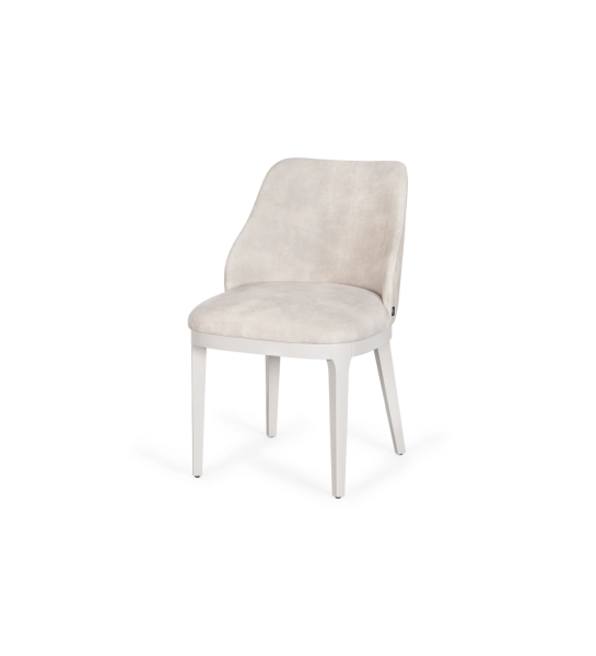 Silla Cannes tapizada en tela perla, pies en madera lacada en perla.
