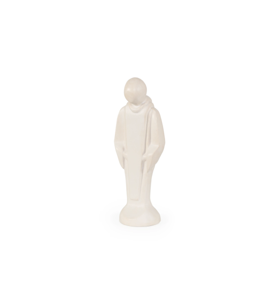 Sculpture en céramique faite à la main, dans un ton écru mat.