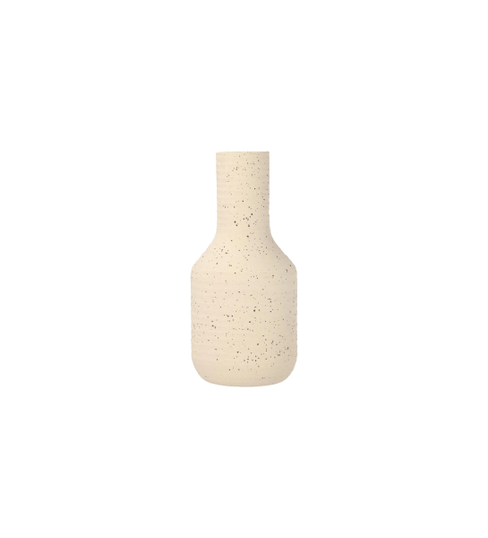Jarrón de gres de color blanco roto con pequeños puntos negros.