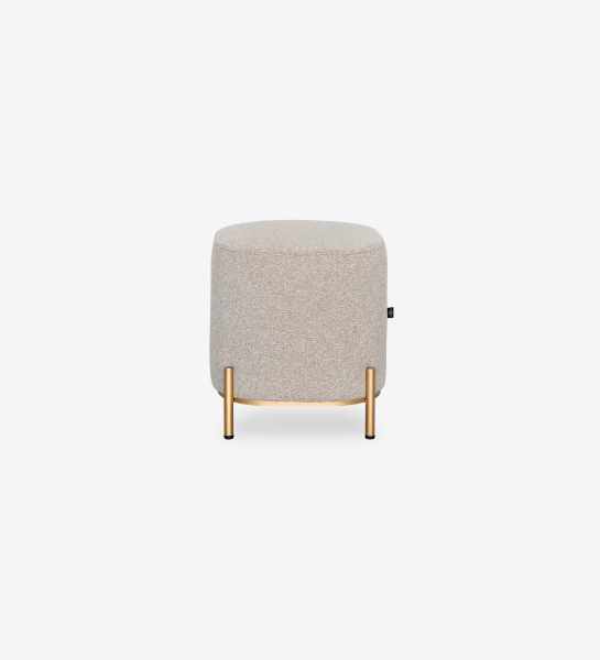 Cannes square puff, upholstered in toffee fabric, gold lacquered metallic feet, 38 x 38 cm.