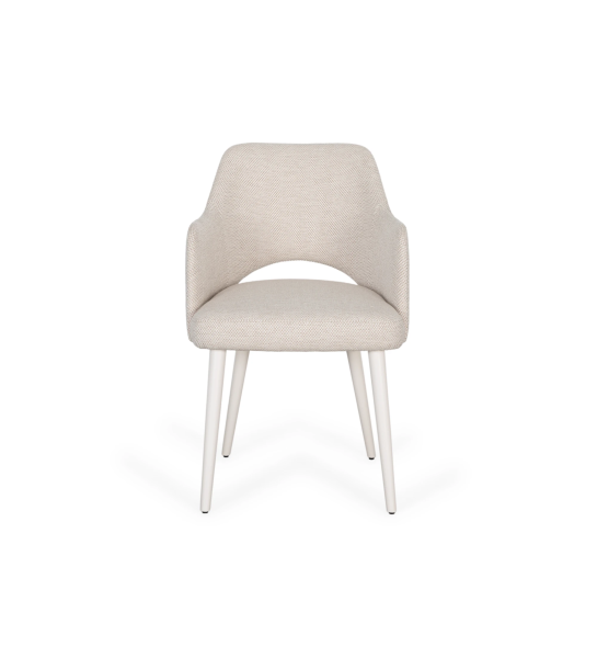 Chaise avec accoudoirs rembourrée de tissu beige et pied laqué perle.