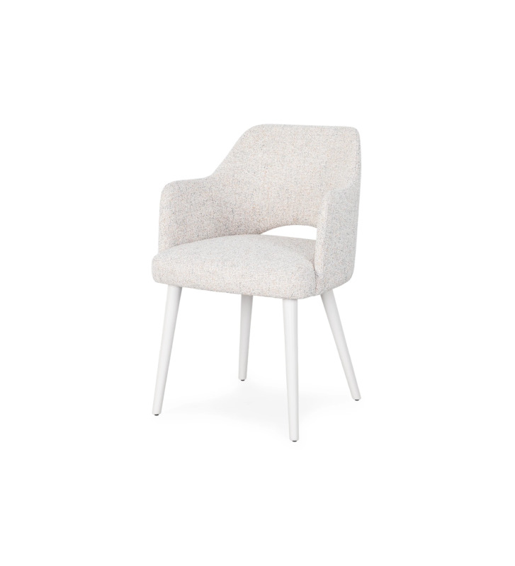Silla con brazos en tela perla y pie lacado perla.