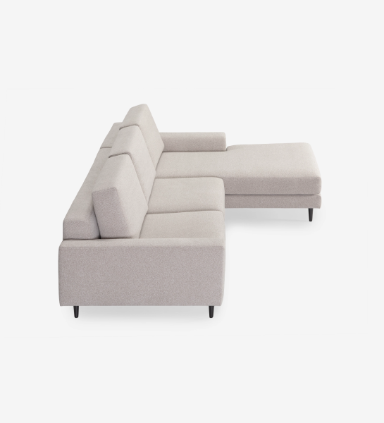 Sofá Oslo 2 lugares e chaise longue esquerda, estofado a tecido toffee, pés lacados a castanho escuro, 262 cm.